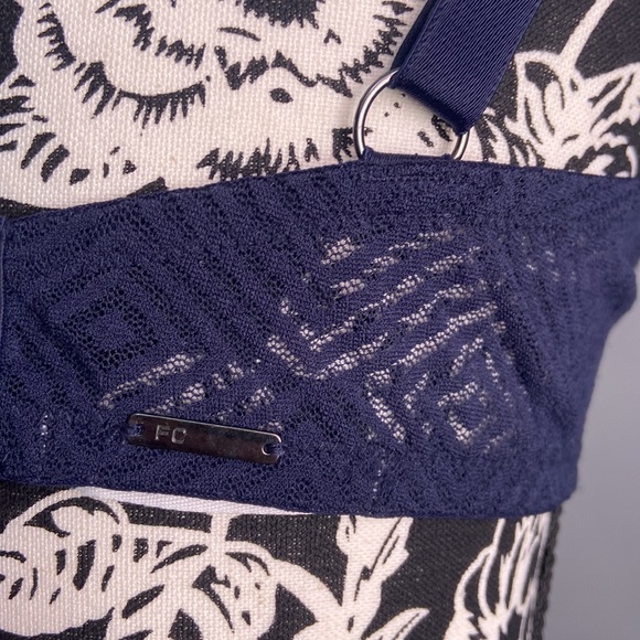 French Connection - Picture 4 of 11